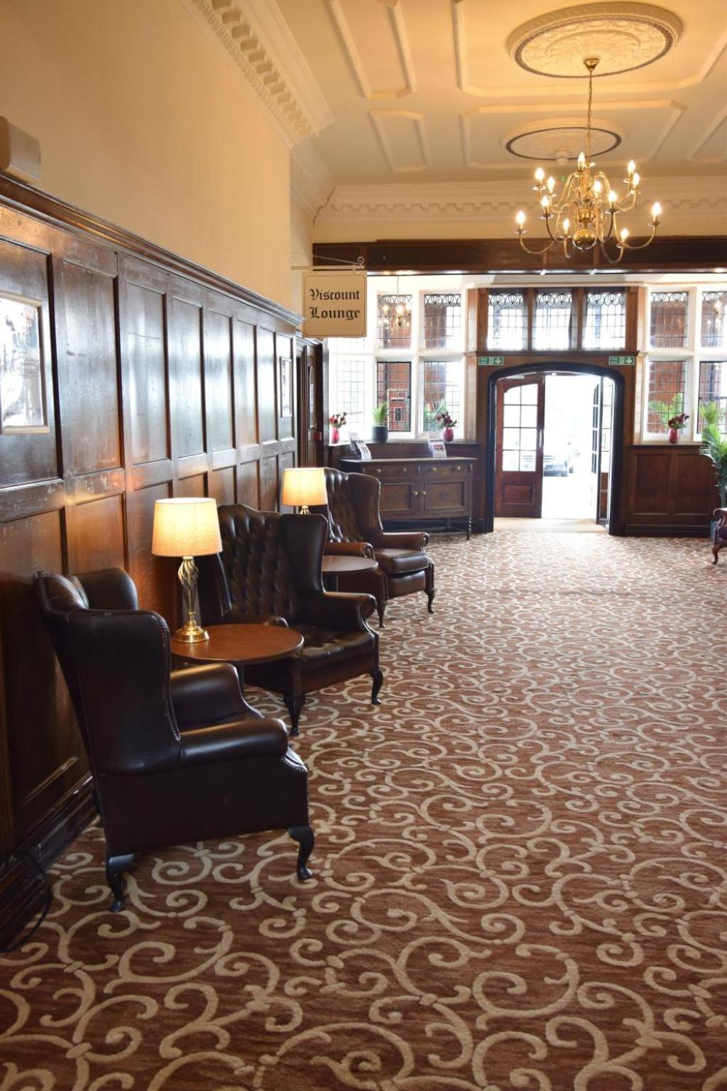Russ Hill Hotel Charlwood Exterior foto