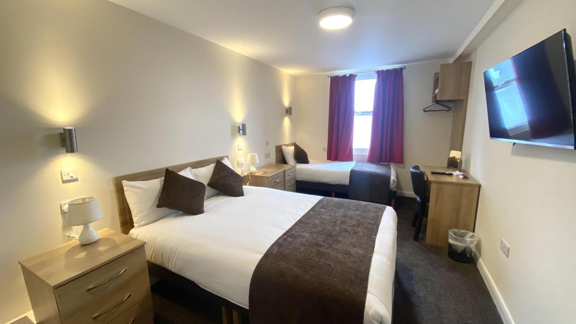 Russ Hill Hotel Charlwood Zimmer foto