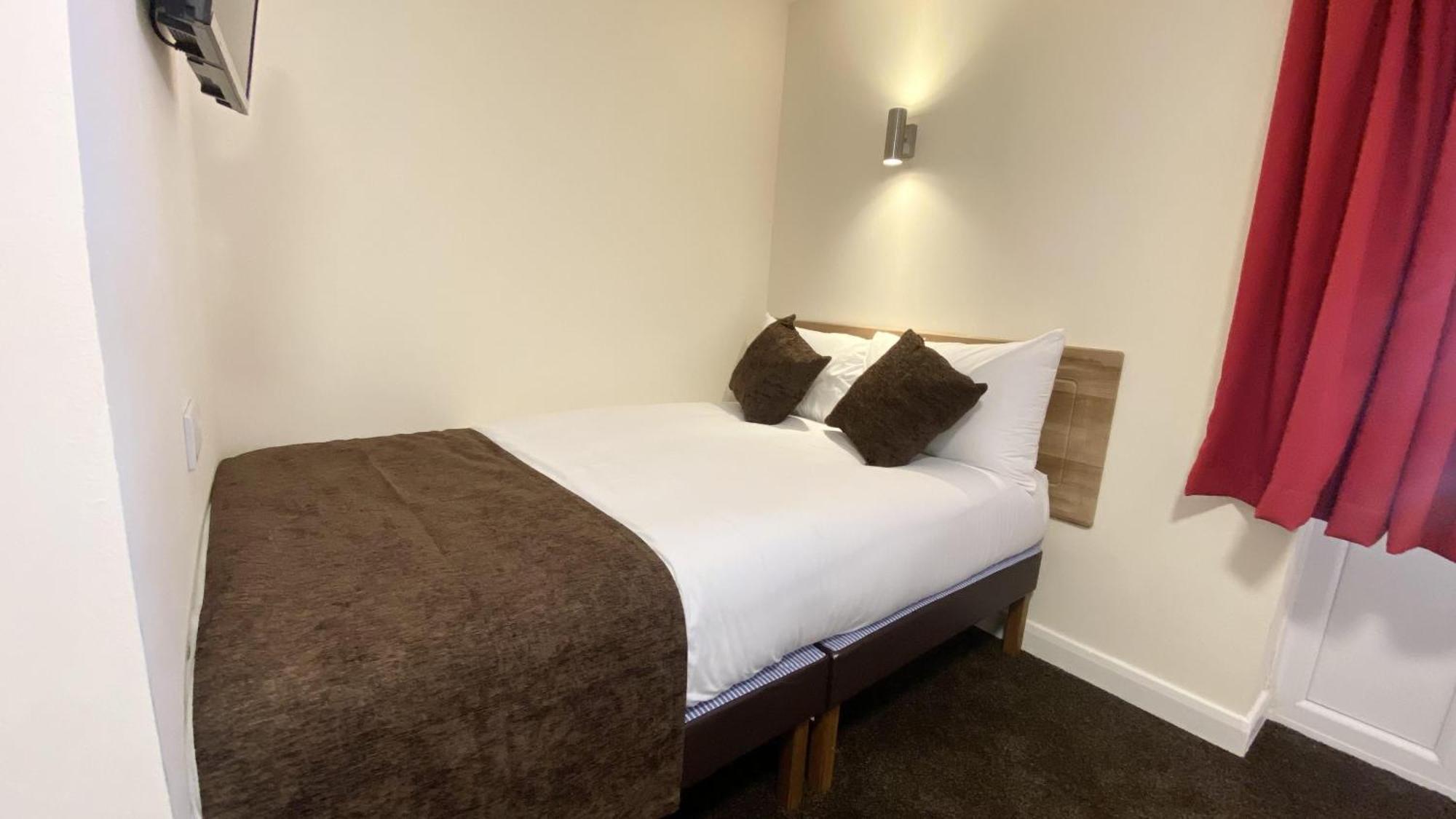 Russ Hill Hotel Charlwood Zimmer foto