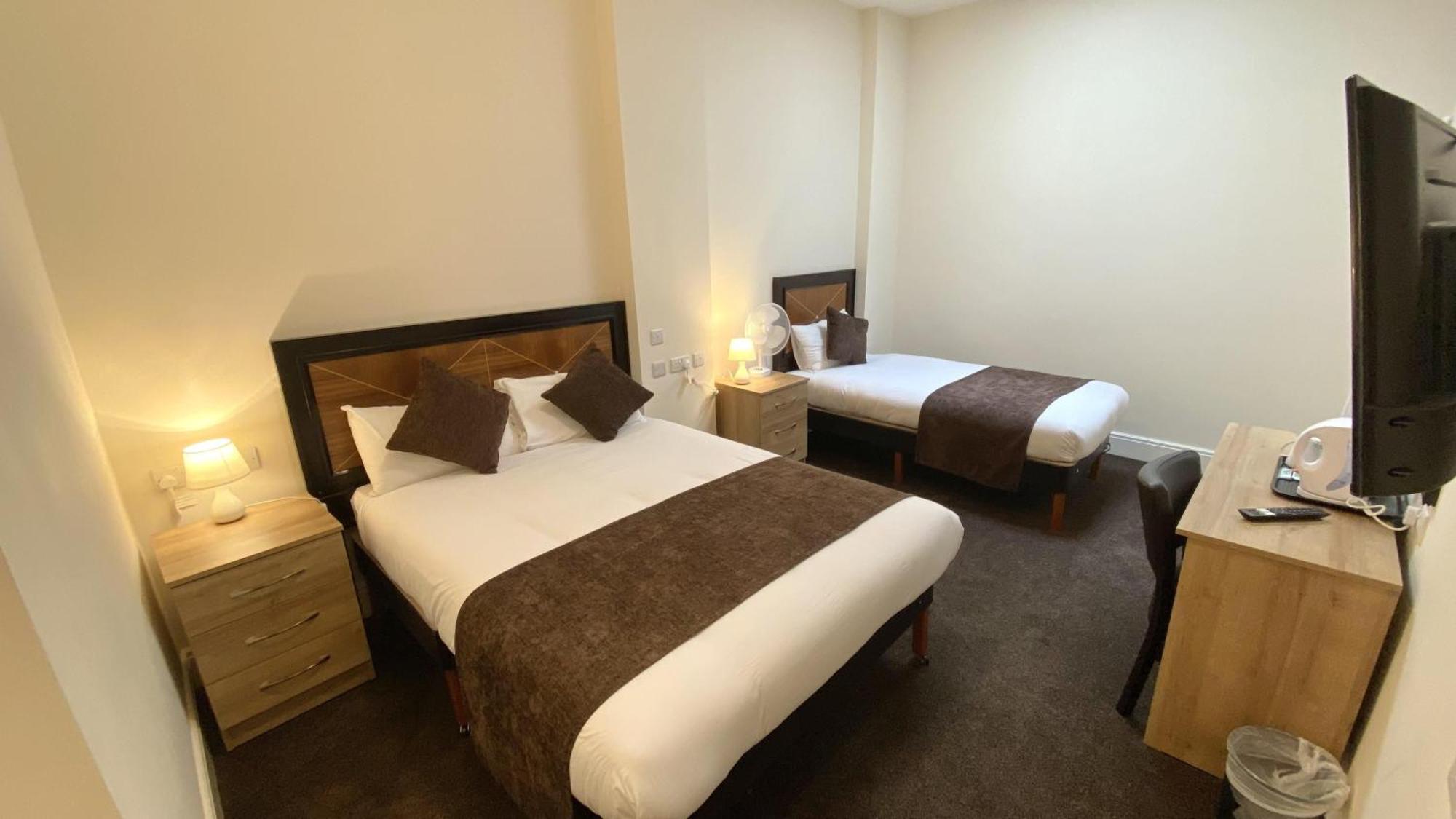 Russ Hill Hotel Charlwood Zimmer foto