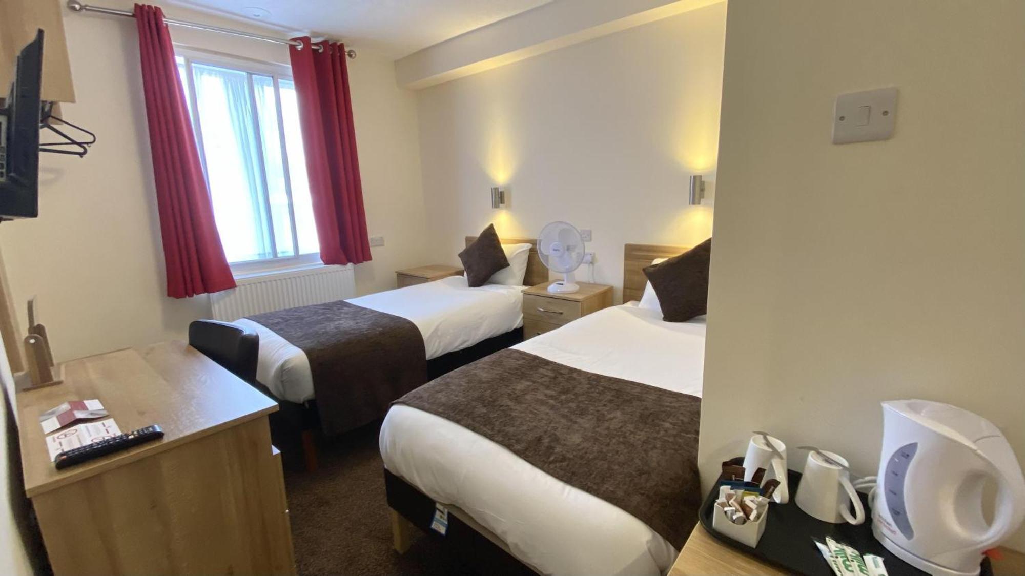 Russ Hill Hotel Charlwood Zimmer foto