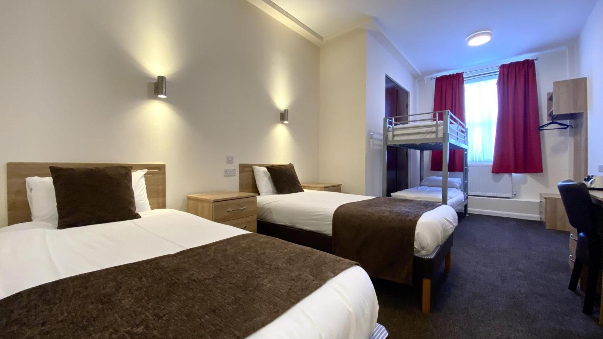 Russ Hill Hotel Charlwood Zimmer foto