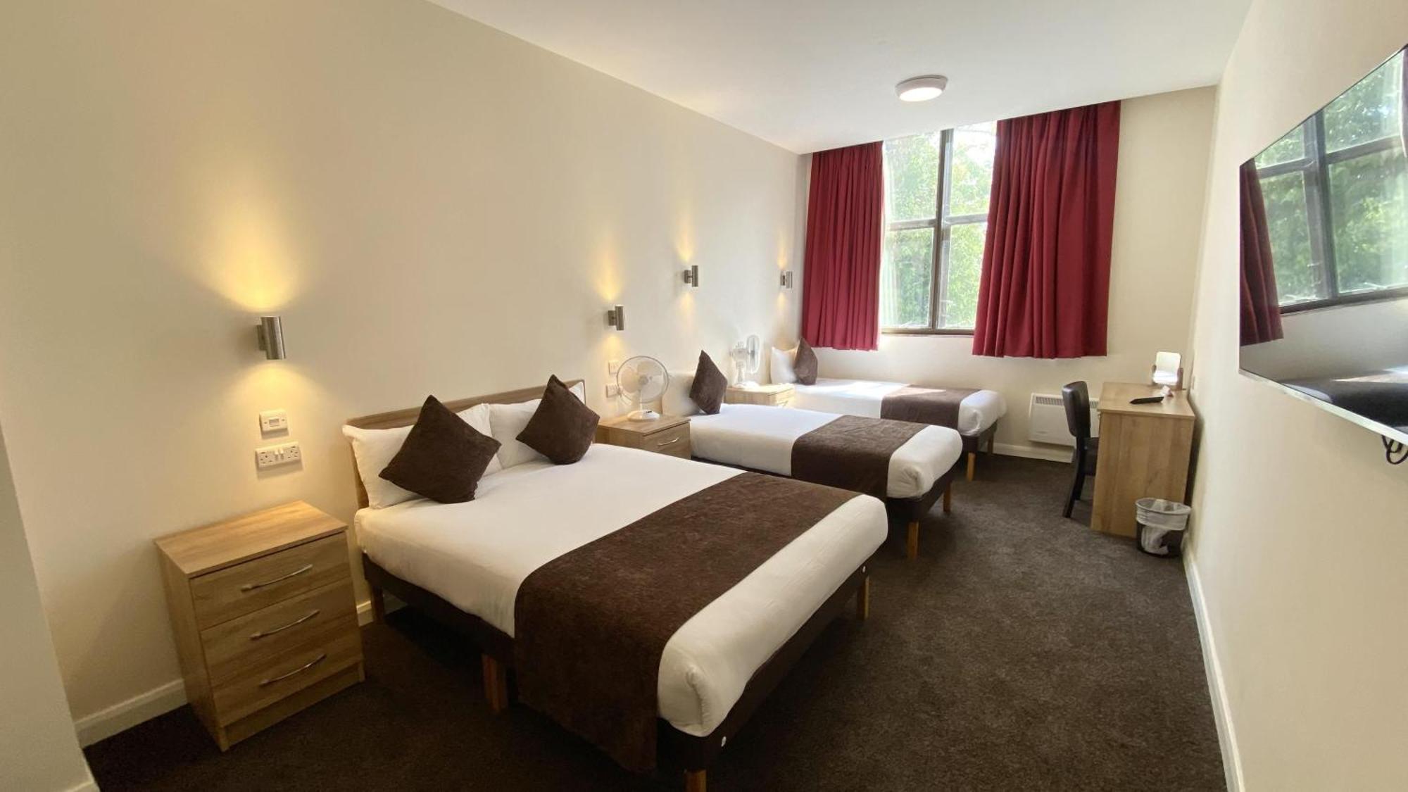 Russ Hill Hotel Charlwood Zimmer foto