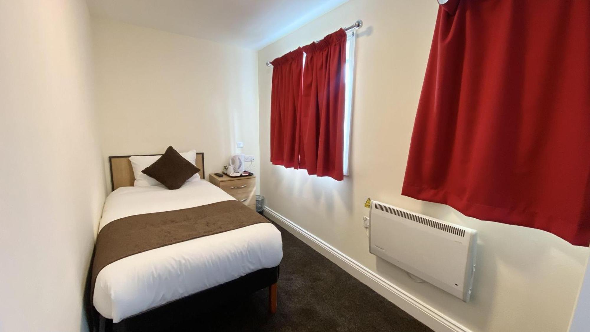 Russ Hill Hotel Charlwood Zimmer foto