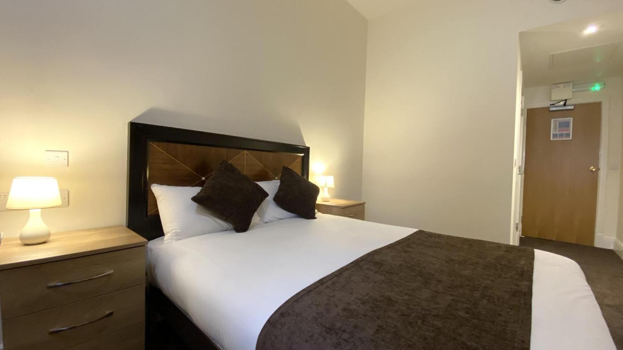 Russ Hill Hotel Charlwood Zimmer foto