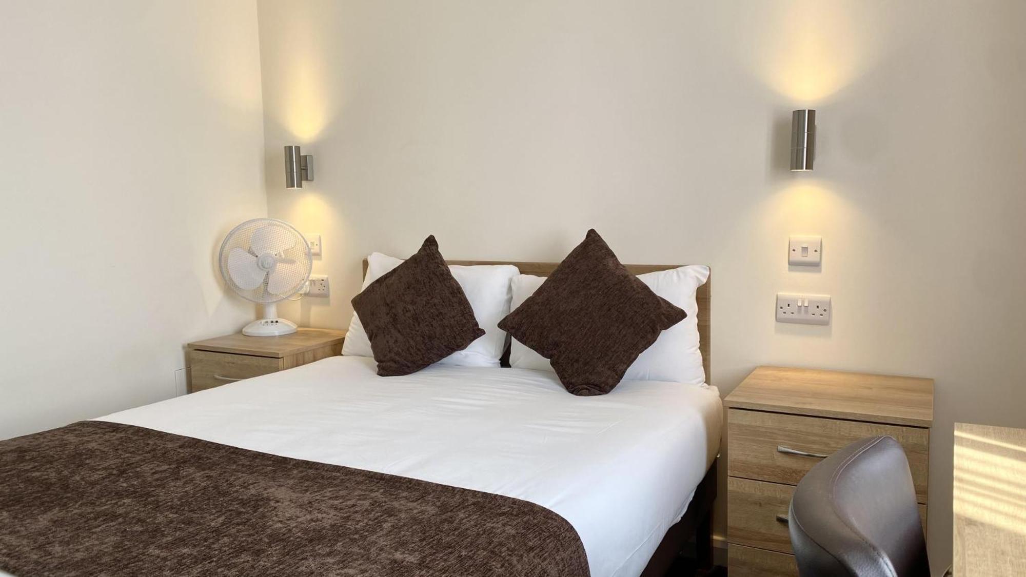 Russ Hill Hotel Charlwood Zimmer foto